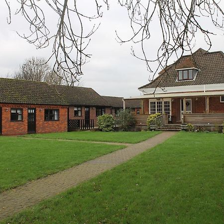 The Swan Motel, Gillingham Бекълс Екстериор снимка