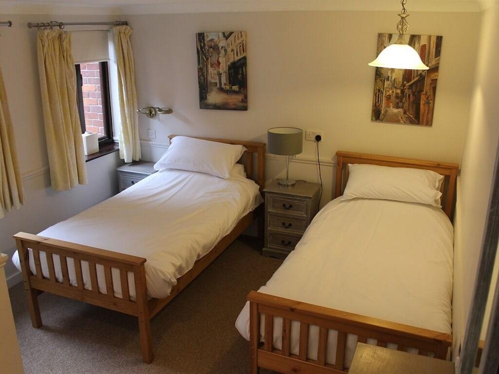 The Swan Motel, Gillingham Бекълс Екстериор снимка