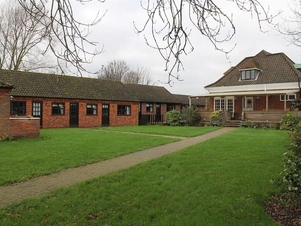The Swan Motel, Gillingham Бекълс Екстериор снимка
