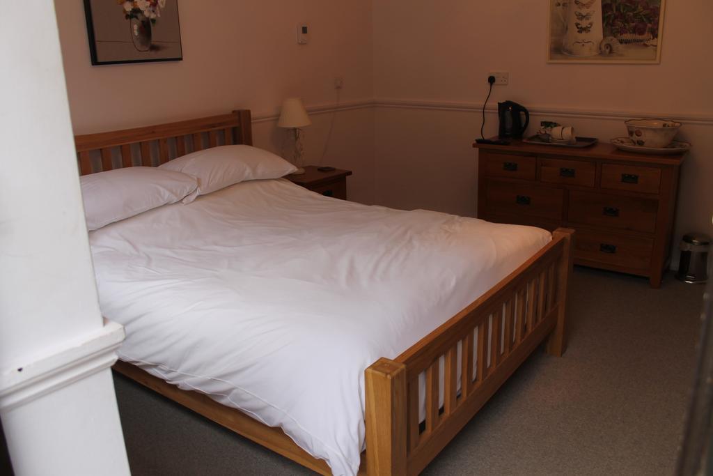 The Swan Motel, Gillingham Бекълс Стая снимка